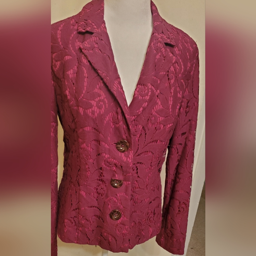 CAbi style 128 Frolic Jacket sz 6, raspberry color, floral lace